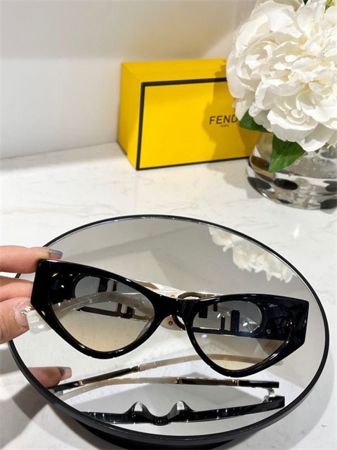 Fendi sunglass-187